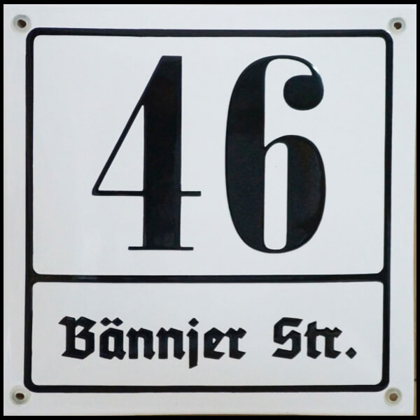 Hausnummer mit Name 18x18cm